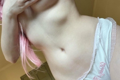 10_belle_delphine_topless