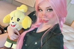 15_belle_delphine_with_her_toys