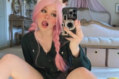 6_belle_delphine_selfie_spreads_legs