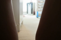 06-katie-banks-plays-with-glass-dildo-in-the-closet