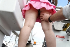 lil-candy-fucks-the-cable-guy-003