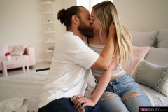 06_Amber-Moore-and-her-big-ass-sucks-and-gets-fucked
